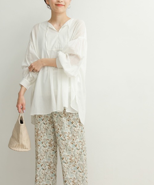 URBAN RESEARCH DOORS（アーバンリサーチドアーズ）の「コットンボイルノーカラーシャツ（シャツ/ブラウス・レディース・ブラック/オフホワイト/ブルー・MEDIUM）」の19枚目の写真