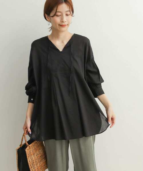 URBAN RESEARCH DOORS（アーバンリサーチドアーズ）の「コットンボイルノーカラーシャツ（シャツ/ブラウス・レディース・ブラック/オフホワイト/ブルー・MEDIUM）」の21枚目の写真