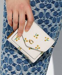 COACH（コーチ）の「ウィン スモール ウォレット ウィズ フローラル