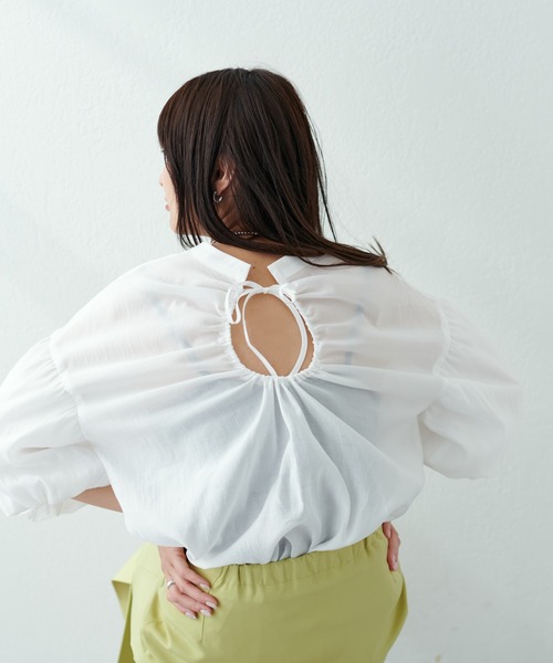 natural couture（ナチュラルクチュール）の「ギャザースリットバックシャンブラウス（シャツ/ブラウス・レディース・オフホワイト/サックスブルー/チェック/ブラック/ピンク・FREE）」の8枚目の写真