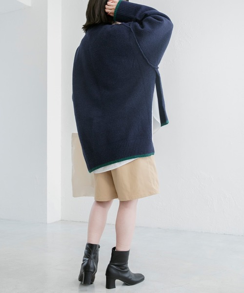 BONLECILL(ボンルシール)の「サイドスリット 配色パイピングハイネックオーバーニットプルオーバー(ニット/セーター・レディース・ブルー/アイボリー/ピンク/ネイビー/パープル・FREE)」の17枚目の写真