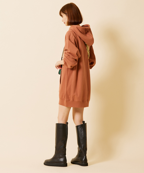 U by SPICK&SPAN（ユーバイスピックアンドスパン）の「スウェットワンピース（ワンピース・レディース・エメラルドブルー/ブラウン/アイボリー・FREE）」の15枚目の写真