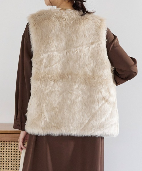Pierrot(ピエロ)の「フェイクファーベスト(ベスト・レディース・チャコールグレー/モカ/ベージュ系その他・M)」の16枚目の写真
