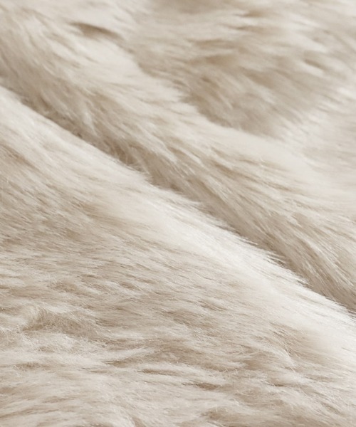 Pierrot(ピエロ)の「フェイクファーベスト(ベスト・レディース・チャコールグレー/モカ/ベージュ系その他・M)」の9枚目の写真