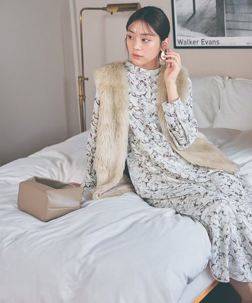 Pierrot(ピエロ)の「フェイクファーベスト(ベスト・レディース・チャコールグレー/モカ/ベージュ系その他・M)」の20枚目の写真