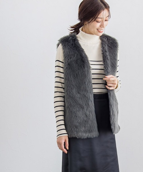 Pierrot(ピエロ)の「フェイクファーベスト(ベスト・レディース・チャコールグレー/モカ/ベージュ系その他・M)」の18枚目の写真