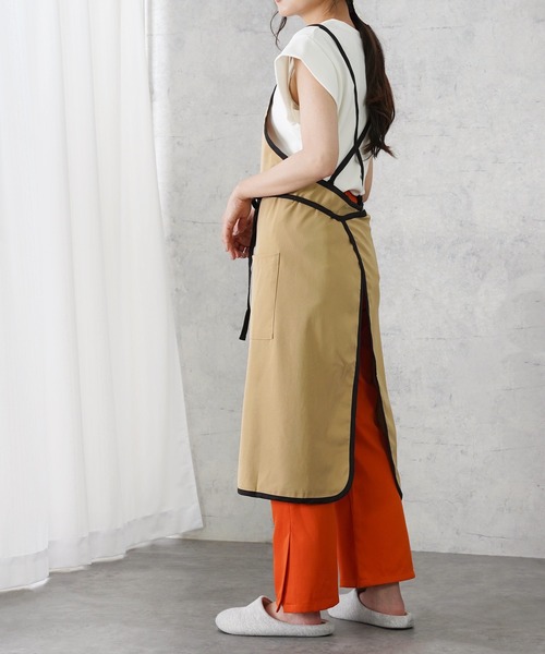 IAMUSE（アイアミューズ）の「バッククロスパイピングエプロン S0383【IAMUSE】（エプロン・レディース・ベージュ/ブラック/カーキ/グレー系その他・FREE）」の6枚目の写真
