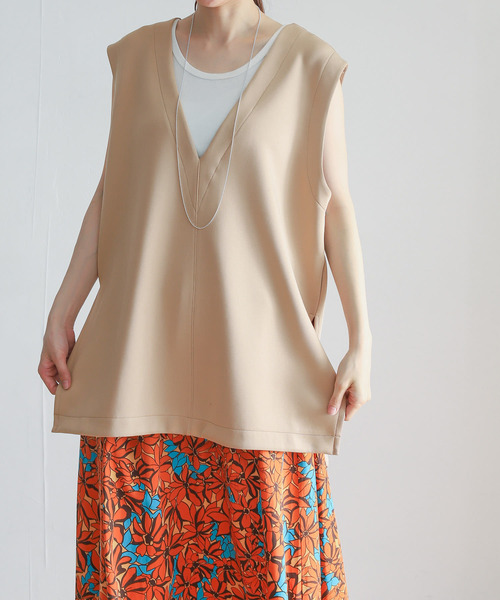 URBAN RESEARCH DOORS（アーバンリサーチドアーズ）の「カットVネックベスト（ベスト・レディース・ベージュ/ブラック・MEDIUM）」の12枚目の写真