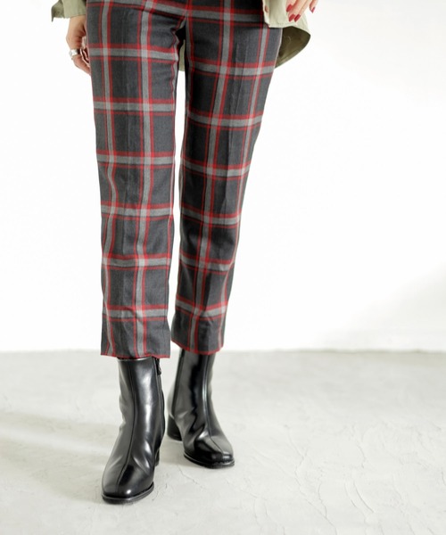 SESTO（セスト）の「ピース巻きデザインスクエアトゥショートブーツ（ブーツ・レディース・ベージュ/ブラウン/ブラック/ブラック系その他・S/M/L/LL/3L）」の2枚目の写真