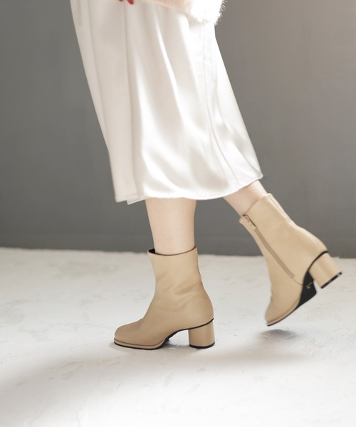 SESTO（セスト）の「ピース巻きデザインスクエアトゥショートブーツ（ブーツ・レディース・ベージュ/ブラウン/ブラック/ブラック系その他・S/M/L/LL/3L）」の15枚目の写真