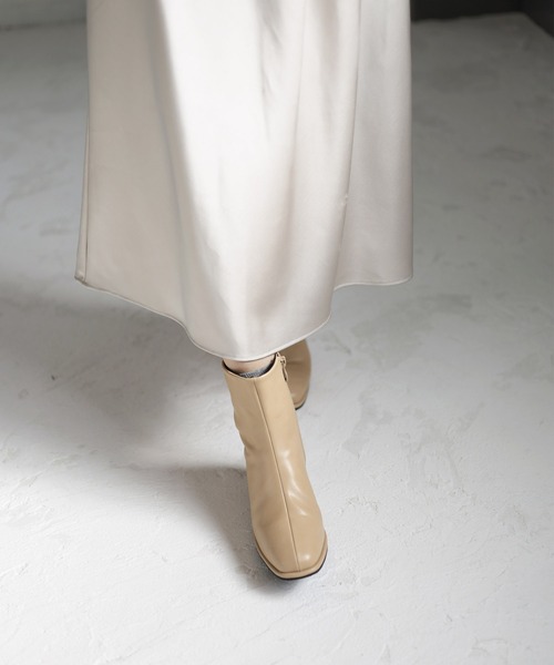 SESTO（セスト）の「ピース巻きデザインスクエアトゥショートブーツ（ブーツ・レディース・ベージュ/ブラウン/ブラック/ブラック系その他・S/M/L/LL/3L）」の16枚目の写真