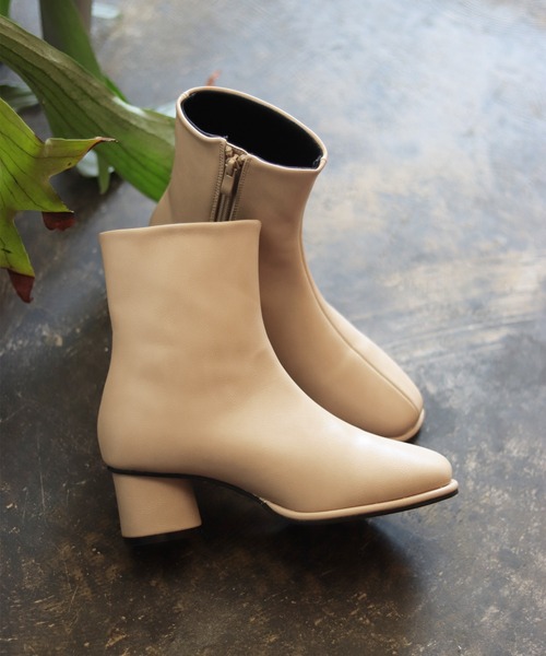 SESTO（セスト）の「ピース巻きデザインスクエアトゥショートブーツ（ブーツ・レディース・ベージュ/ブラウン/ブラック/ブラック系その他・S/M/L/LL/3L）」の5枚目の写真