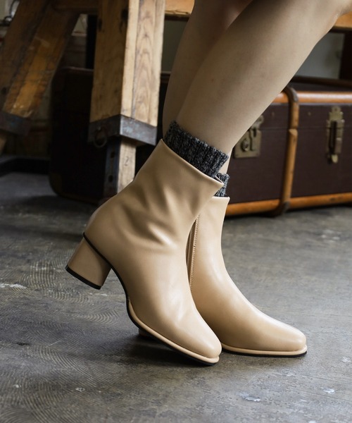 SESTO（セスト）の「ピース巻きデザインスクエアトゥショートブーツ（ブーツ・レディース・ベージュ/ブラウン/ブラック/ブラック系その他・S/M/L/LL/3L）」の8枚目の写真