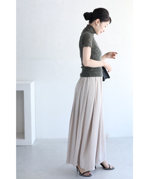 cawaii(カワイイ)の「インナーにも最適。ふんわり浮かぶ花柄シアーカットソートップスハイネック(Tシャツ/カットソー・レディース・カーキ・FREE)」の15枚目の写真