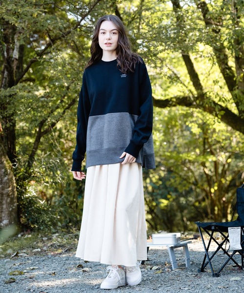 OUTDOOR PRODUCTS APPAREL（アウトドアプロダクツアパレル）の「裏フリース　切り替え　ビッグシルエット　サイドスリット　スウェット　トレーナー（スウェット・レディース・ブラック/ベージュ/ブラウン・FREE）」の13枚目の写真