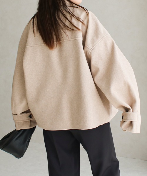 Social GIRL（ソーシャルガール）の「スタンド 2WAYカラー ショート丈 オーバーサイズ コート（その他アウター・レディース・ベージュ/モカ/グリーン/ブラック/アイボリー/ブラック×グリーン/ブラウン/チャコールグレー/ライトブラウン/グレー系その他/ブラウン系その他/ベージュ系その他/ホワイト系その他・L/M）」の21枚目の写真