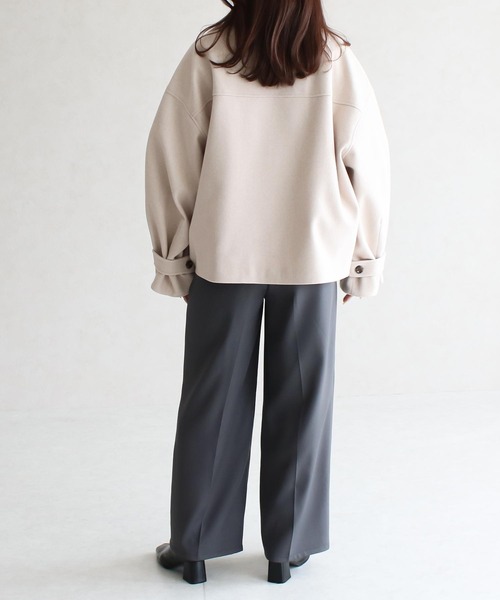 Social GIRL（ソーシャルガール）の「スタンド 2WAYカラー ショート丈 オーバーサイズ コート（その他アウター・レディース・ベージュ/モカ/グリーン/ブラック/アイボリー/ブラック×グリーン/ブラウン/チャコールグレー/ライトブラウン/グレー系その他/ブラウン系その他/ベージュ系その他/ホワイト系その他・L/M）」の15枚目の写真