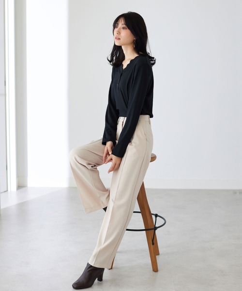 CHAN ME(チャンミ)の「スカラップVネックボタンデザインTシャツ(Tシャツ/カットソー・レディース・ブルー/ベージュ/レッド/ネイビー/ピンク/ブラック/カーキ/ホワイト・X-LARGE/LARGE/MEDIUM)」の13枚目の写真