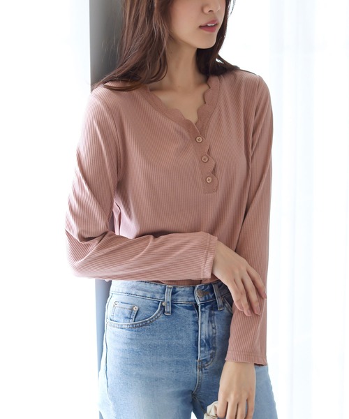 CHAN ME(チャンミ)の「スカラップVネックボタンデザインTシャツ(Tシャツ/カットソー・レディース・ブルー/ベージュ/レッド/ネイビー/ピンク/ブラック/カーキ/ホワイト・X-LARGE/LARGE/MEDIUM)」の14枚目の写真