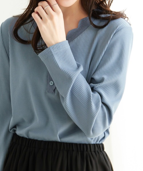 CHAN ME(チャンミ)の「スカラップVネックボタンデザインTシャツ(Tシャツ/カットソー・レディース・ブルー/ベージュ/レッド/ネイビー/ピンク/ブラック/カーキ/ホワイト・X-LARGE/LARGE/MEDIUM)」の18枚目の写真