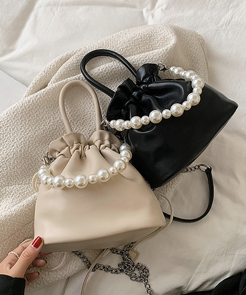 c.u.l（シーユーエル）の「2way チェーン付きパール巾着バック cula483（ショルダーバッグ・レディース・イエロー/ホワイト/ブラック/ベージュ・FREE）」の18枚目の写真