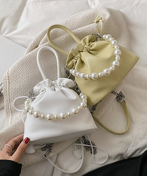 c.u.l（シーユーエル）の「2way チェーン付きパール巾着バック cula483（ショルダーバッグ・レディース・イエロー/ホワイト/ブラック/ベージュ・FREE）」の19枚目の写真