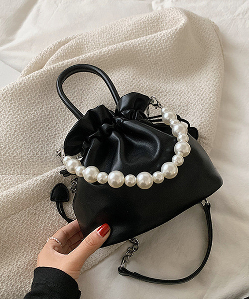 c.u.l（シーユーエル）の「2way チェーン付きパール巾着バック cula483（ショルダーバッグ・レディース・イエロー/ホワイト/ブラック/ベージュ・FREE）」の21枚目の写真