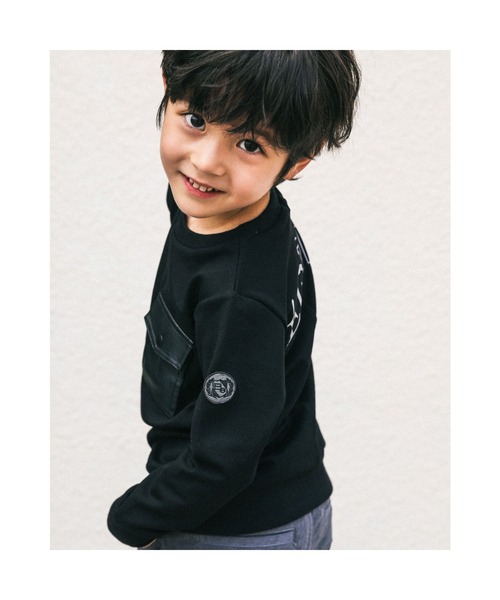 BeBe（ベベ）の「BeBe/ストレッチポンチポケットロゴバックプリントトレーナー(100~150cm)（スウェット・キッズ・イエロー/ブラック・110/120/150/130/100/140）」の22枚目の写真