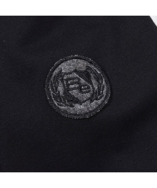 BeBe（ベベ）の「BeBe/ストレッチポンチポケットロゴバックプリントトレーナー(100~150cm)（スウェット・キッズ・イエロー/ブラック・110/120/150/130/100/140）」の21枚目の写真