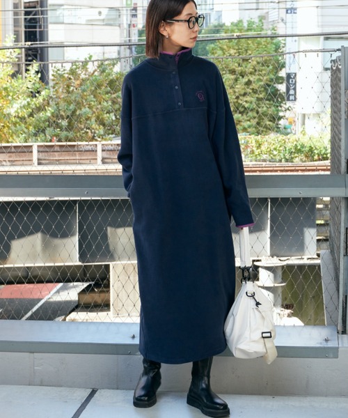 Auntie Rosa Holiday（アンティローザホリデー）の「【新色追加！】フリーススタンドプルオーバーワンピース（ワンピース・レディース・アイボリー/ネイビー/チャコールグレー・FREE）」の3枚目の写真