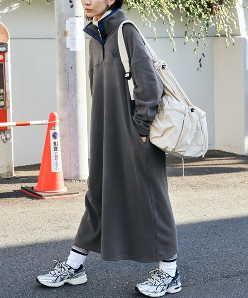 Auntie Rosa Holiday（アンティローザホリデー）の「【新色追加！】フリーススタンドプルオーバーワンピース（ワンピース・レディース・アイボリー/ネイビー/チャコールグレー・FREE）」の2枚目の写真