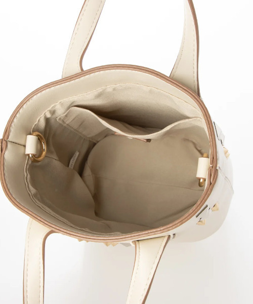 kakatoo（カカトゥ）の「カカトゥ kakatoo / ミックススタッズバケツ型2wayトート（ショルダーバッグ・レディース・アイボリー/ブラック/ラベンダー・FREE）」の19枚目の写真