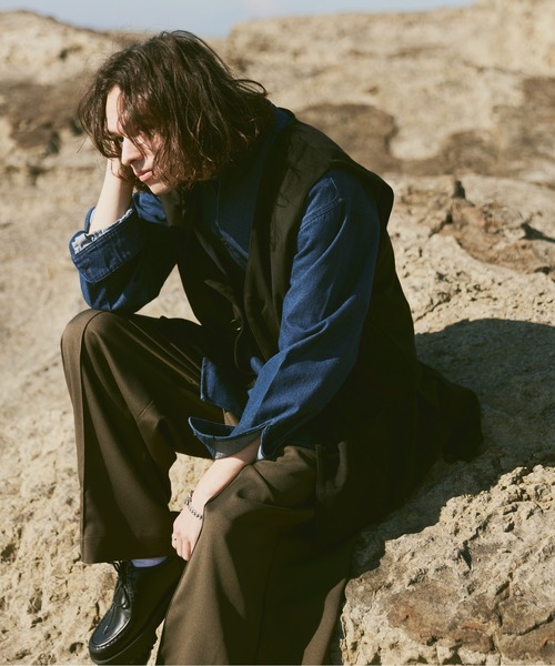 CASPER JOHN（キャスパージョン）の「Fake suede vest/フェイクスウェードベスト（ベスト・メンズ・ベージュ/ブラック・SMALL/MEDIUM/LARGE）」の5枚目の写真