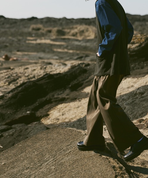 CASPER JOHN（キャスパージョン）の「Fake suede vest/フェイクスウェードベスト（ベスト・メンズ・ベージュ/ブラック・SMALL/MEDIUM/LARGE）」の11枚目の写真