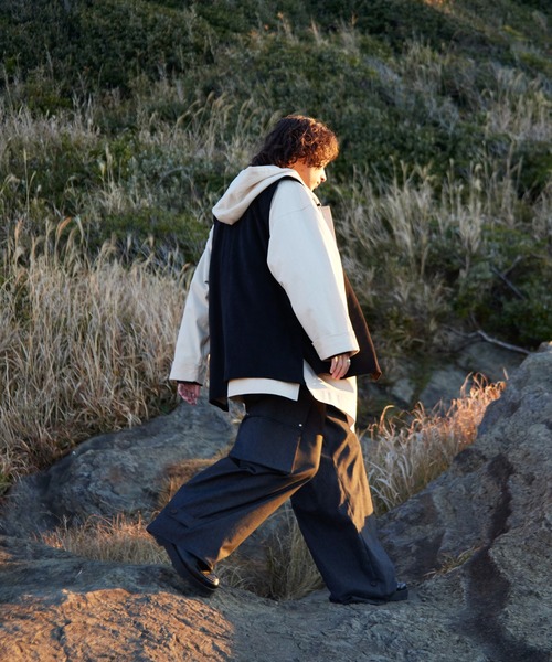 CASPER JOHN（キャスパージョン）の「Fake suede vest/フェイクスウェードベスト（ベスト・メンズ・ベージュ/ブラック・SMALL/MEDIUM/LARGE）」の16枚目の写真