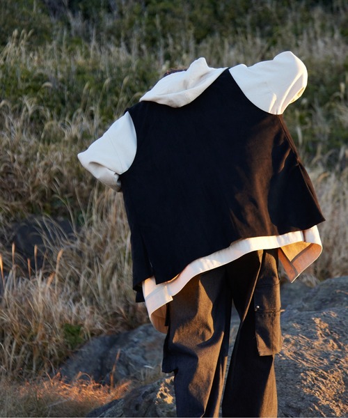 CASPER JOHN（キャスパージョン）の「Fake suede vest/フェイクスウェードベスト（ベスト・メンズ・ベージュ/ブラック・SMALL/MEDIUM/LARGE）」の18枚目の写真