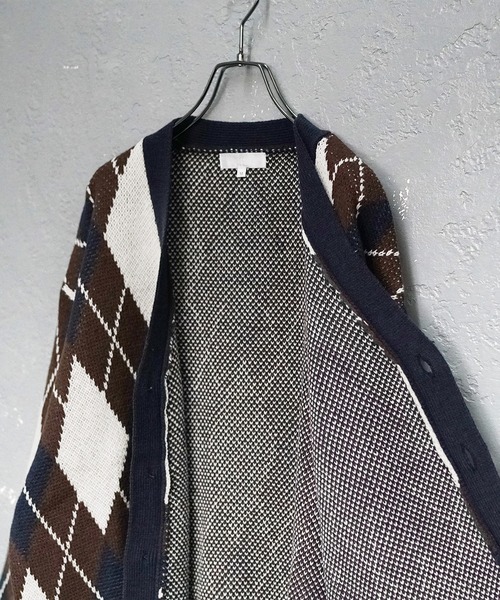 MinoriTY（マイノリティ）の「【MinoirTY]】ウォッシャブル素材アーガイル柄ビッグシルエットカーディガン ニット メンズ オーバーサイズ ルーズフィット 秋服 冬服（カーディガン/ボレロ・メンズ・ブラウン/グリーン/ベージュ/ブルー/ブラック/ダークブラウン・M/L/S）」の16枚目の写真