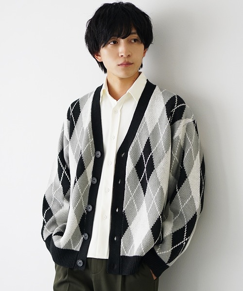 MinoriTY（マイノリティ）の「【MinoirTY]】ウォッシャブル素材アーガイル柄ビッグシルエットカーディガン ニット メンズ オーバーサイズ ルーズフィット 秋服 冬服（カーディガン/ボレロ・メンズ・ブラウン/グリーン/ベージュ/ブルー/ブラック/ダークブラウン・M/L/S）」の7枚目の写真
