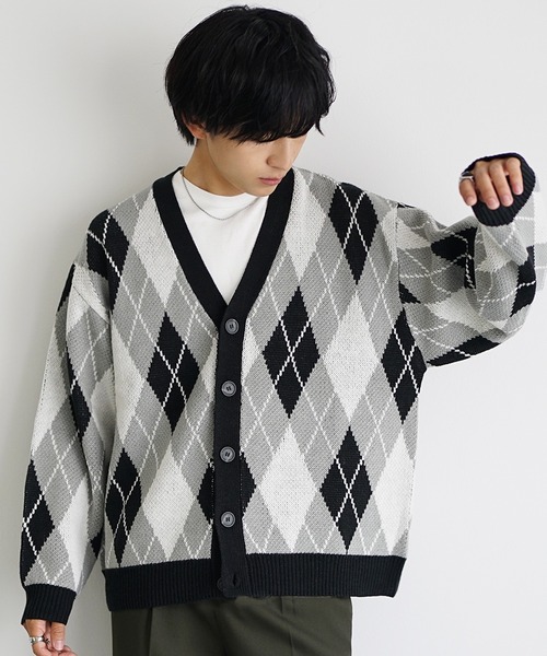MinoriTY（マイノリティ）の「【MinoirTY]】ウォッシャブル素材アーガイル柄ビッグシルエットカーディガン ニット メンズ オーバーサイズ ルーズフィット 秋服 冬服（カーディガン/ボレロ・メンズ・ブラウン/グリーン/ベージュ/ブルー/ブラック/ダークブラウン・M/L/S）」の8枚目の写真