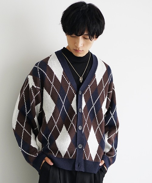 MinoriTY（マイノリティ）の「【MinoirTY]】ウォッシャブル素材アーガイル柄ビッグシルエットカーディガン ニット メンズ オーバーサイズ ルーズフィット 秋服 冬服（カーディガン/ボレロ・メンズ・ブラウン/グリーン/ベージュ/ブルー/ブラック/ダークブラウン・M/L/S）」の12枚目の写真