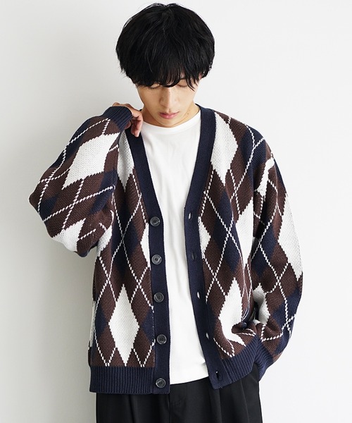 MinoriTY（マイノリティ）の「【MinoirTY]】ウォッシャブル素材アーガイル柄ビッグシルエットカーディガン ニット メンズ オーバーサイズ ルーズフィット 秋服 冬服（カーディガン/ボレロ・メンズ・ブラウン/グリーン/ベージュ/ブルー/ブラック/ダークブラウン・M/L/S）」の13枚目の写真