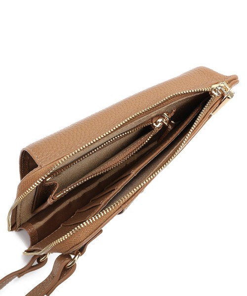 Ungrid（アングリッド）の「【Ungrid/アングリッド】本革 　牛革　スマホ　ショルダーウォレット　パスポートケース　お財布機能付きマルチ　ミニショルダーバッグ（ショルダーバッグ・レディース・ベージュ系その他/ブルー系その他/キャメル/アイボリー/ブラック/カーキ/スモークピンク/オリーブ/マスタード/シルバー/ゴールド/オレンジ/グレイッシュベージュ/ラベンダー・FREE）」の15枚目の写真