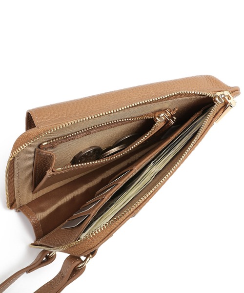 Ungrid（アングリッド）の「【Ungrid/アングリッド】本革 　牛革　スマホ　ショルダーウォレット　パスポートケース　お財布機能付きマルチ　ミニショルダーバッグ（ショルダーバッグ・レディース・ベージュ系その他/ブルー系その他/キャメル/アイボリー/ブラック/カーキ/スモークピンク/オリーブ/マスタード/シルバー/ゴールド/オレンジ/グレイッシュベージュ/ラベンダー・FREE）」の18枚目の写真