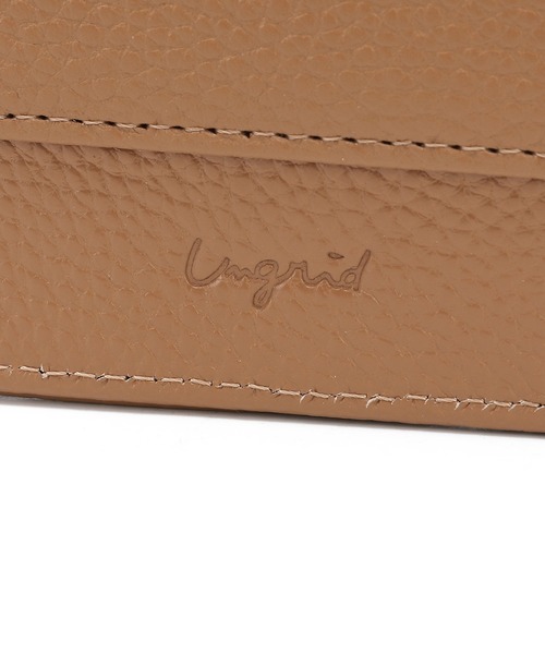 Ungrid（アングリッド）の「【Ungrid/アングリッド】本革 　牛革　スマホ　ショルダーウォレット　パスポートケース　お財布機能付きマルチ　ミニショルダーバッグ（ショルダーバッグ・レディース・ベージュ系その他/ブルー系その他/キャメル/アイボリー/ブラック/カーキ/スモークピンク/オリーブ/マスタード/シルバー/ゴールド/オレンジ/グレイッシュベージュ/ラベンダー・FREE）」の16枚目の写真