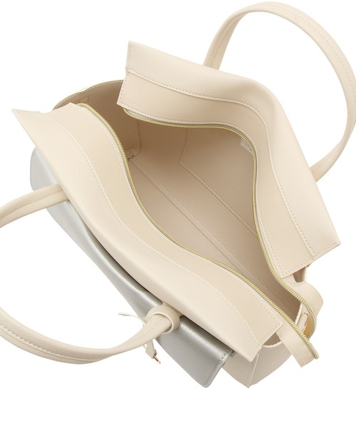 ROPE' PICNIC(ロペピクニック)の「マルチウェイカンガルートート&クラッチショルダーバッグ(ショルダーバッグ・レディース・ブラック/キナリ・FREE)」の15枚目の写真