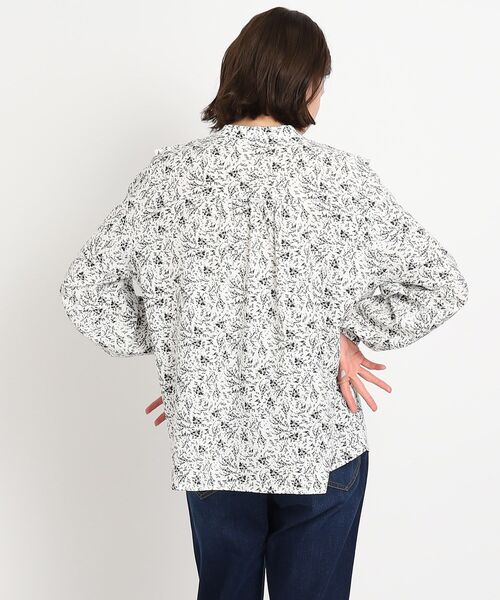 DRESKIP（ドレスキップ）の「◆ボタニカルプリントVフリルブラウス（シャツ/ブラウス・レディース・ホワイト系3/ブラック系/黄緑系1・02/03/04）」の7枚目の写真