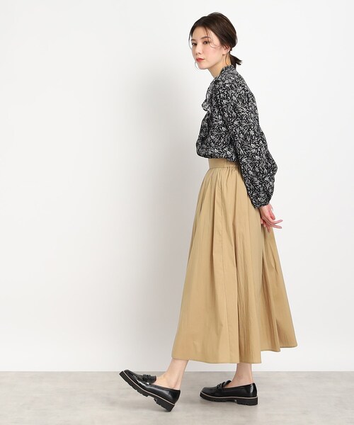 DRESKIP（ドレスキップ）の「◆ボタニカルプリントVフリルブラウス（シャツ/ブラウス・レディース・ホワイト系3/ブラック系/黄緑系1・02/03/04）」の18枚目の写真