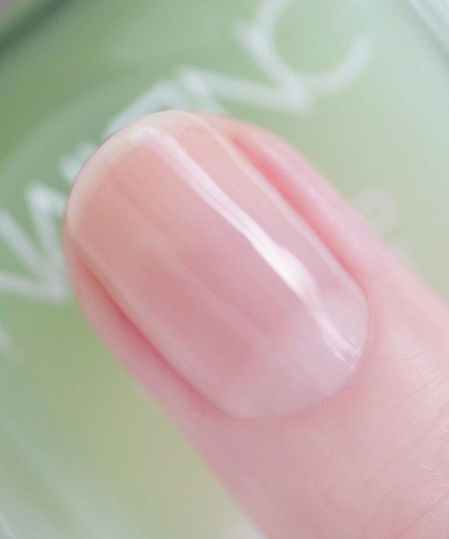 NAILS INC（ネイルズインク）の「NailKale Superfood Base Coat（マニキュア/ジェルネイル・レディース・NailKale Base Coat・FREE）」の3枚目の写真