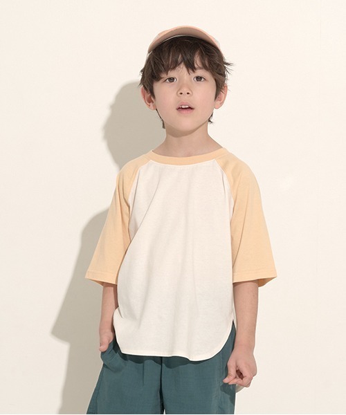 b・ROOM(ビールーム)の「【型崩れしないやわらかコットン】シンプルビッグラグラン半袖Tシャツ(Tシャツ/カットソー・キッズ・グレイッシュベージュ/パープル/イエロー/ミント/チャコール/モカ・110cm/120cm/130cm/140cm/150cm/100cm)」の6枚目の写真