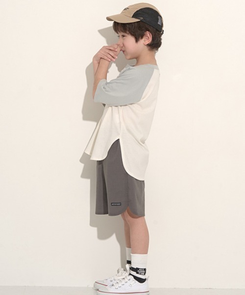 b・ROOM(ビールーム)の「【型崩れしないやわらかコットン】シンプルビッグラグラン半袖Tシャツ(Tシャツ/カットソー・キッズ・グレイッシュベージュ/パープル/イエロー/ミント/チャコール/モカ・110cm/120cm/130cm/140cm/150cm/100cm)」の19枚目の写真